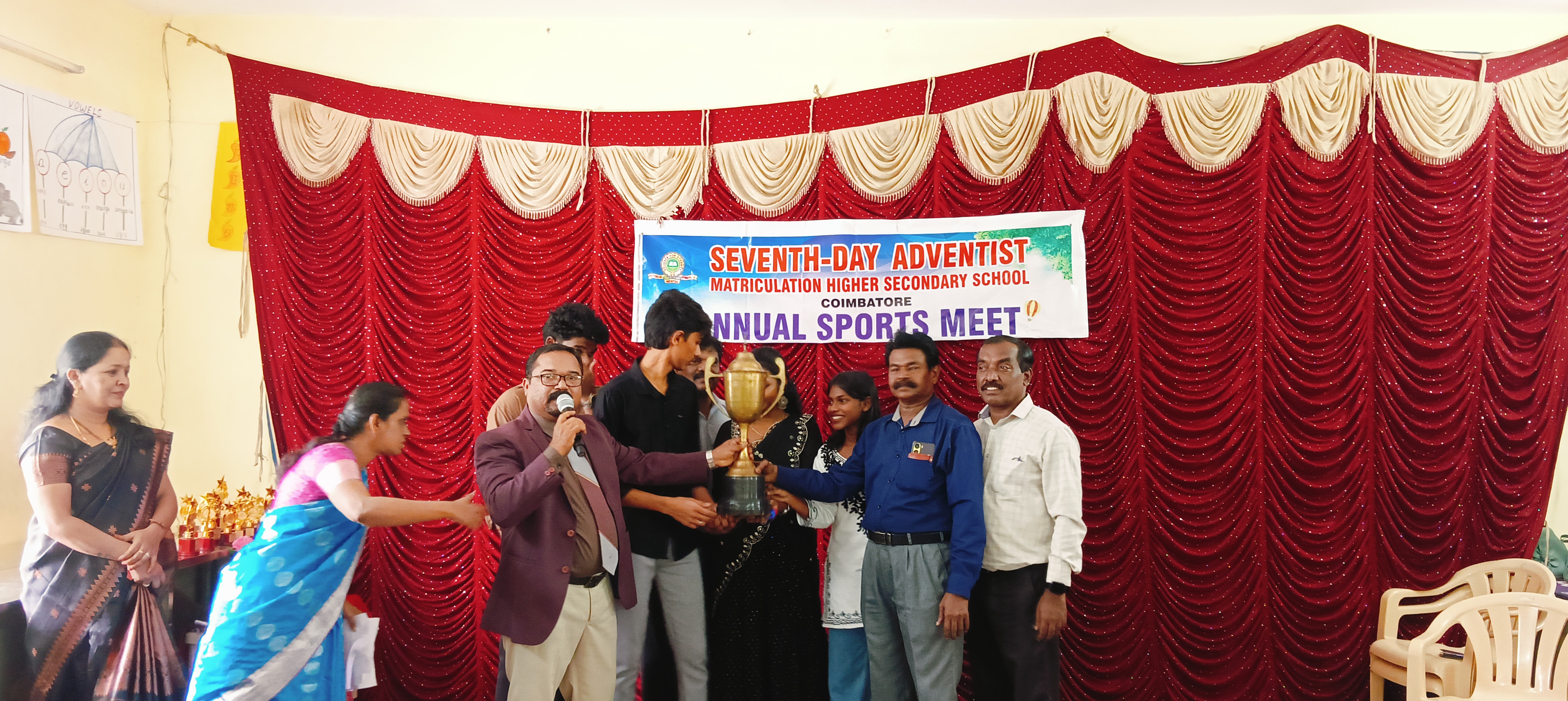 Students receiving awards SDA School Coimbatore